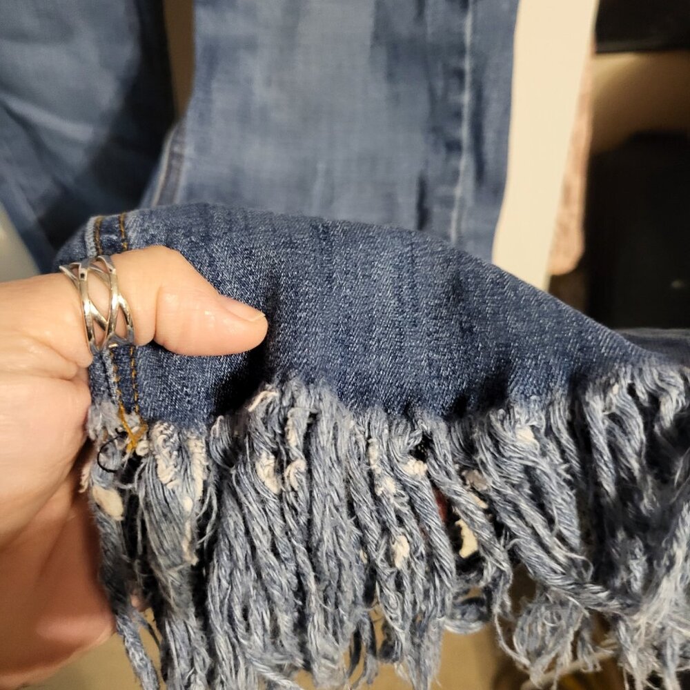 JUDY BLUE CROPPED FRAYED HEM FRINGE JEANS SZ 9/29 - Picture 3 of 7